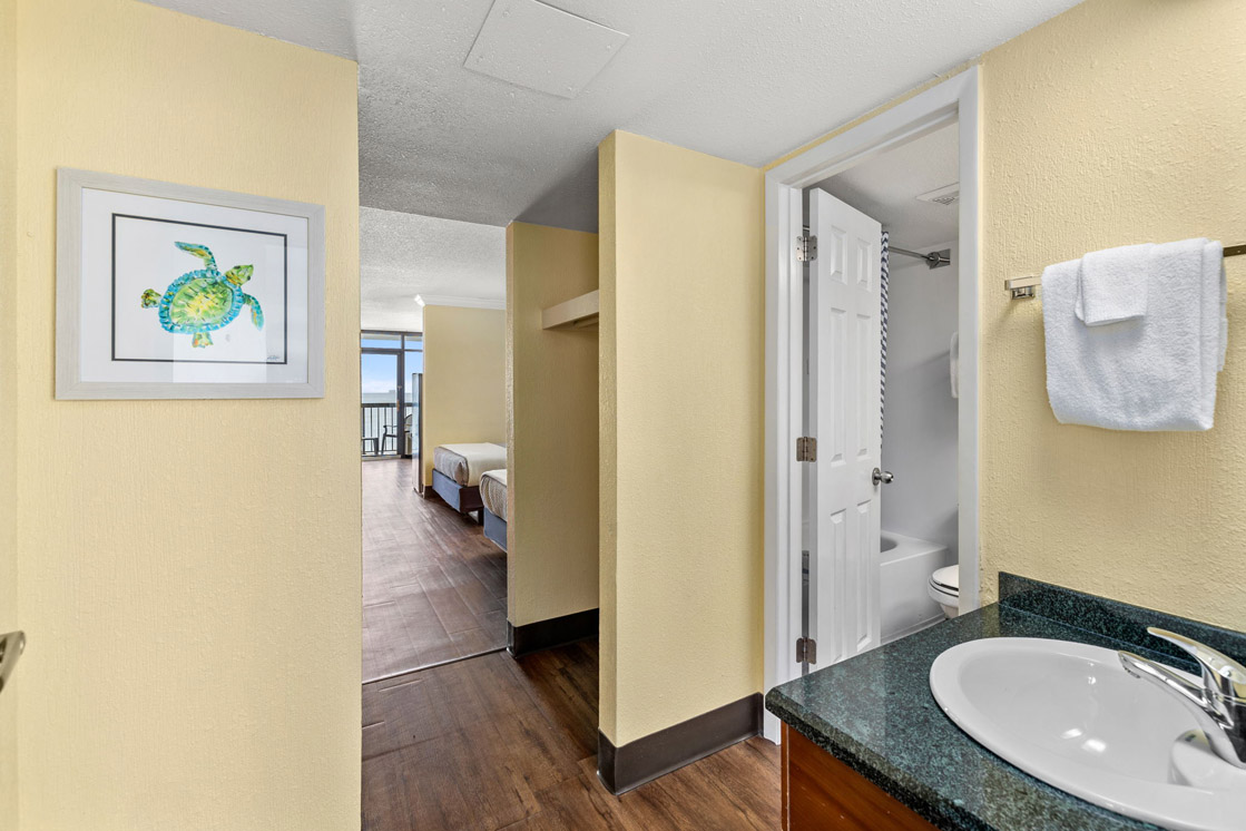 Oceanfront Deluxe Room Myrtle Beach, SC North Shore